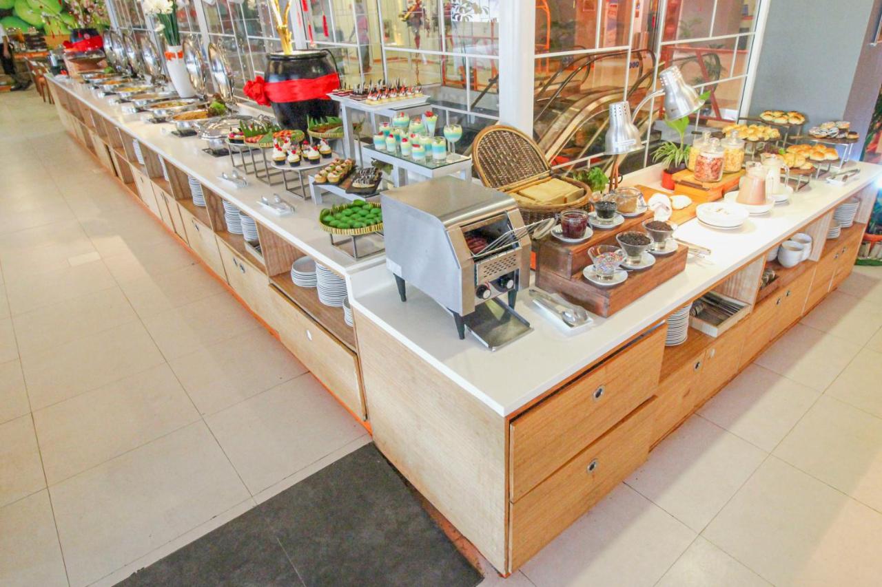 Harris Hotel Pontianak Dış mekan fotoğraf